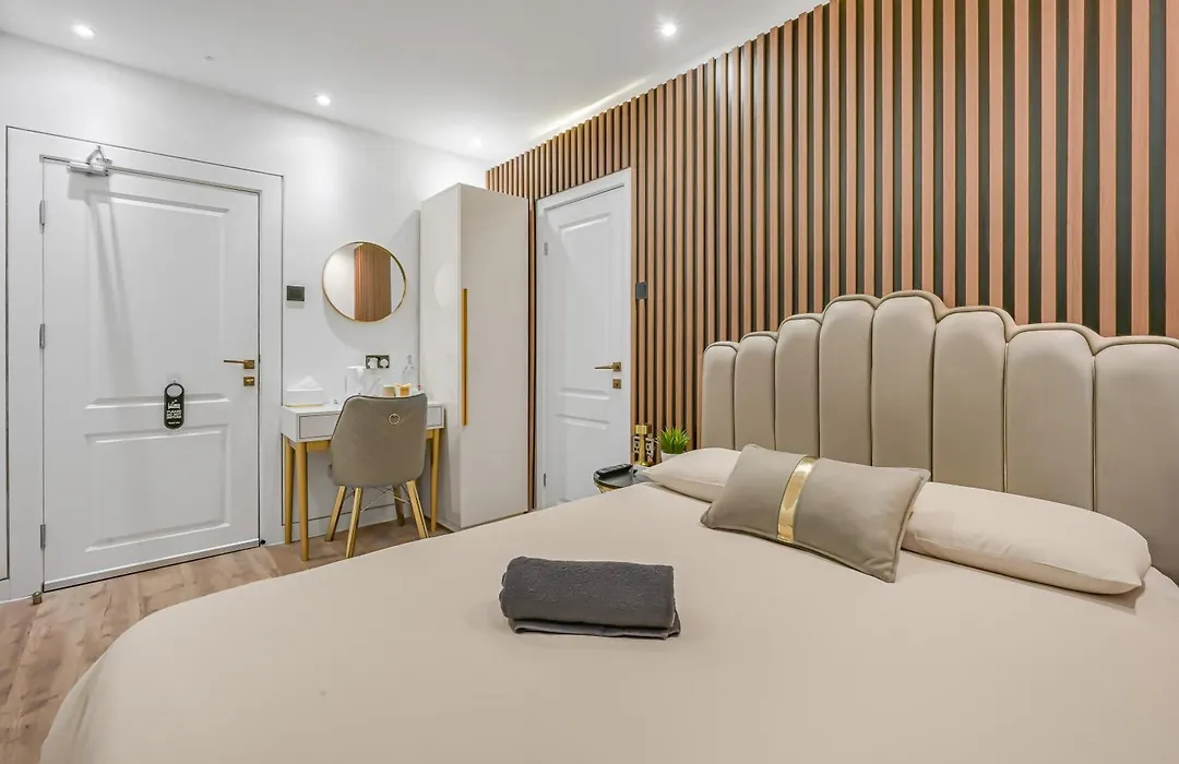Studio 64 Hotel - London Shoreditch & Liverpool Street-1